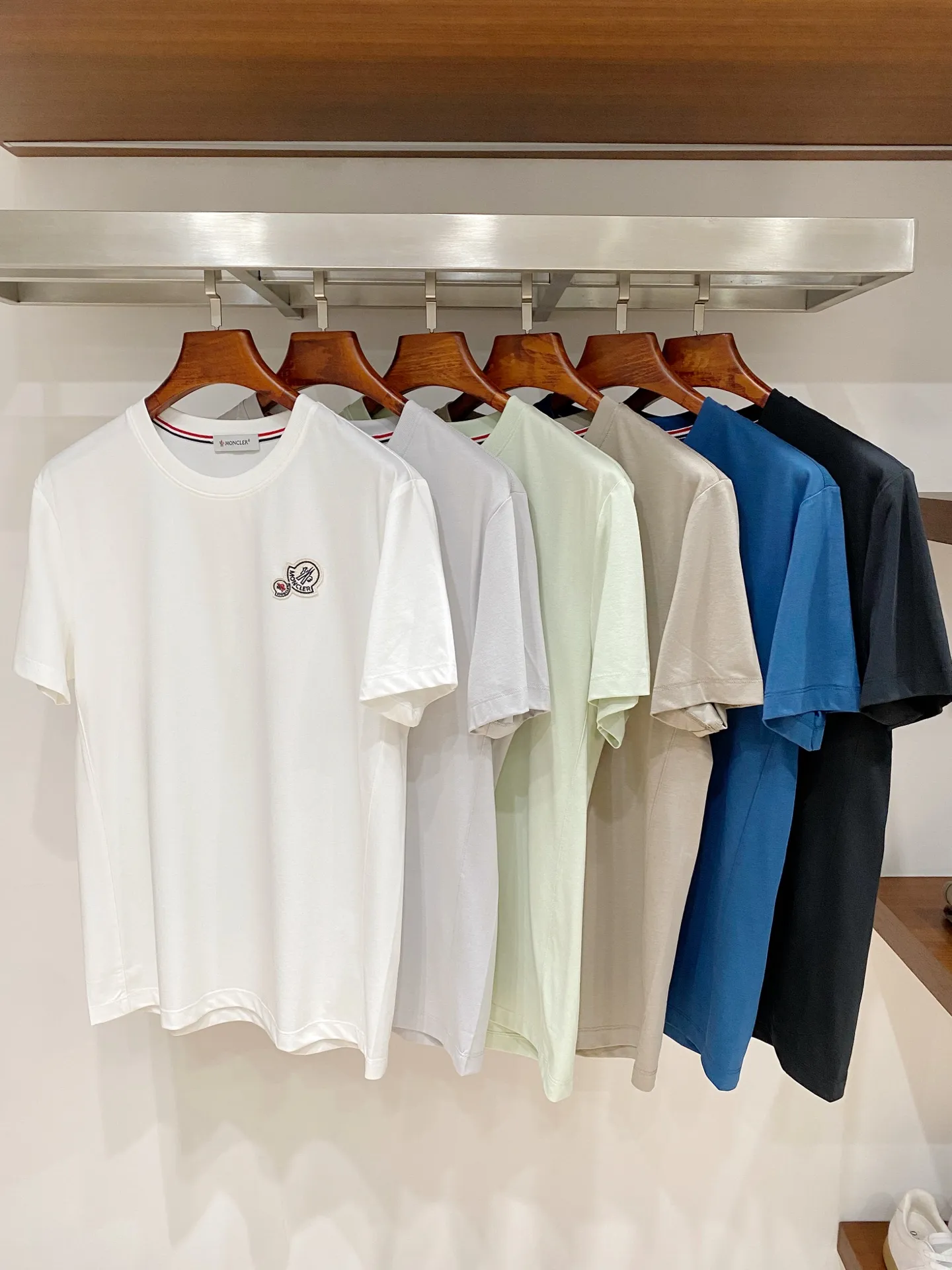 Moncler 26s New Arrival T Premium 190 ， ， ， Breathable， ！ ， ， ，Series ， 5 ， ， 100 ， 1% . Versatile， 。 Breathable， ：White// /Light Green /Khaki / /Black Sizes：M-3XL Size ：178-130 L